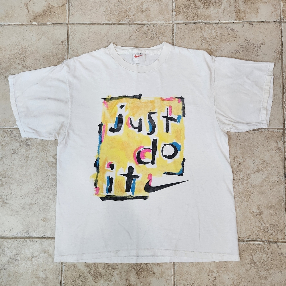 Vintage 90s Nike "Just Do It" Graphic Shirt 